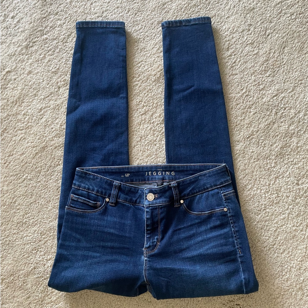 White House Black Market The Jegging Jeans Size 4P
